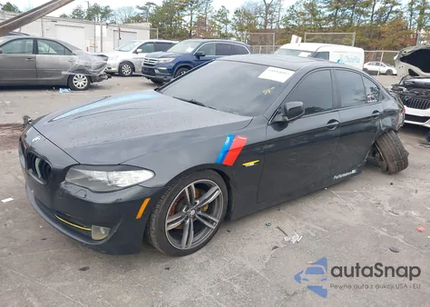2013 BMW 528I xDrive z USA, uszkodzony, nr VIN WBAXH5C54DD112193
